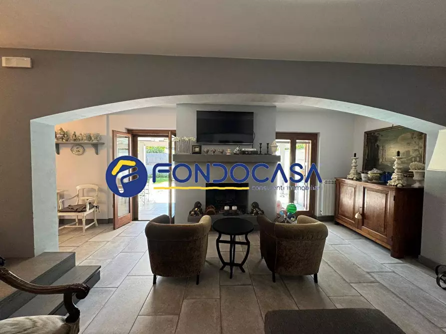 Immagine 4 di Villa in vendita  in via nazionale 10 a Caserta