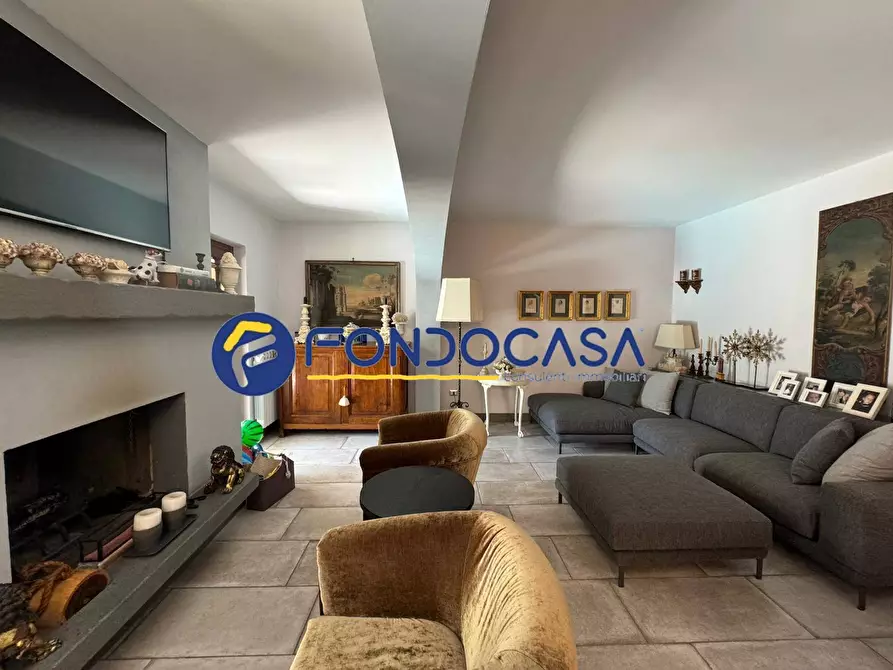 Immagine 8 di Villa in vendita  in via nazionale 10 a Caserta