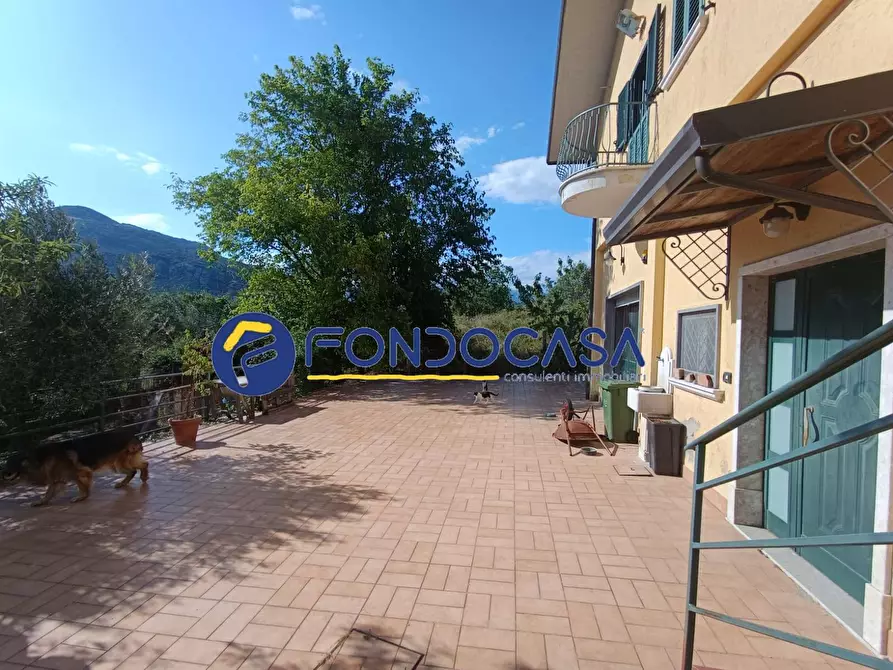 Immagine 6 di Villa in vendita  a Benevento