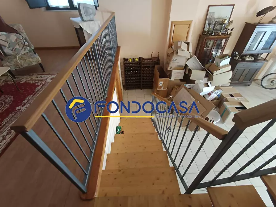 Immagine 11 di Villa in vendita  a Benevento