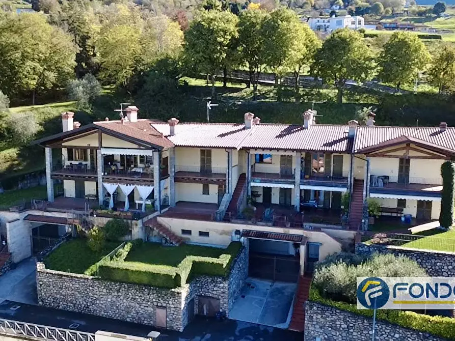 Immagine 2 di Appartamento in vendita  a Iseo