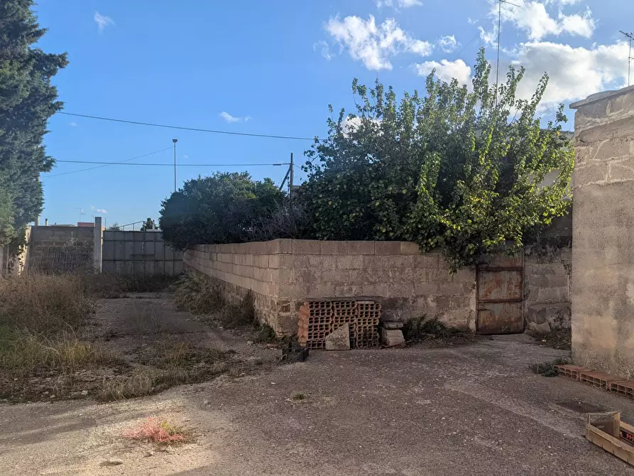 Immagine 3 di Terreno residenziale in vendita  in Via Kennedy a Trepuzzi