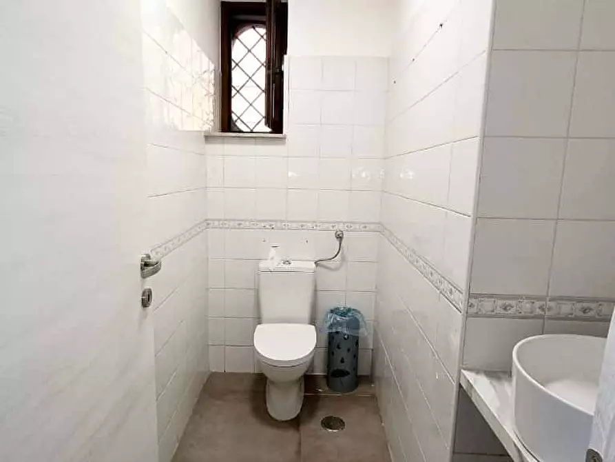 Immagine 4 di Locale commerciale in affitto  a Marigliano