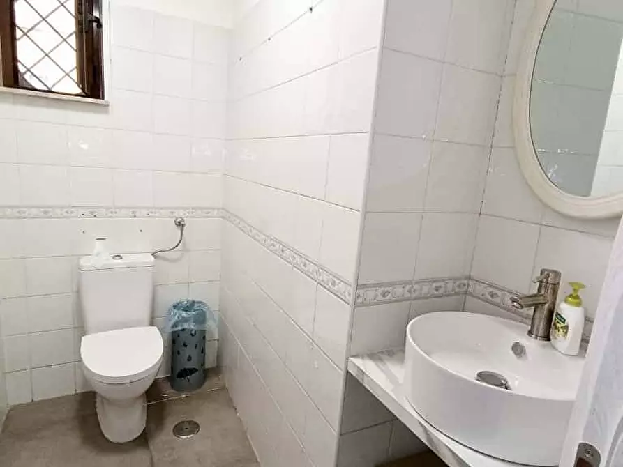 Immagine 5 di Locale commerciale in affitto  a Marigliano