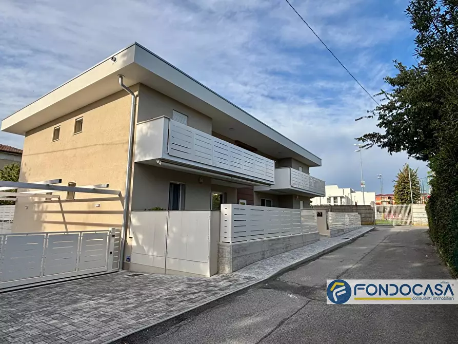 Immagine 16 di Appartamento in vendita  a Palazzolo Sull'oglio