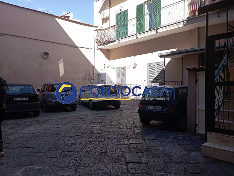 Immagine 4 di Palazzo in vendita  in via napoli 10 a Quarto