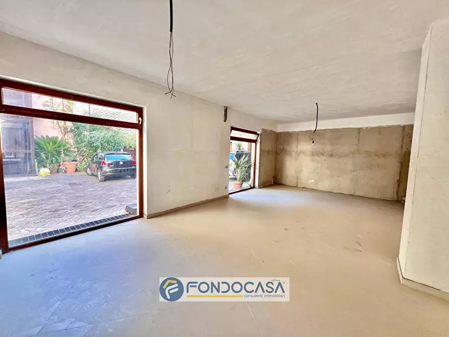 Immagine 10 di Attività commerciale in affitto  in Piazza Della Repubblica a Sant'antimo