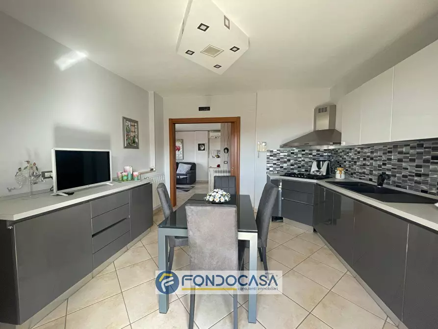 Immagine 7 di Appartamento in vendita  in Via bugnano a Cancello Ed Arnone