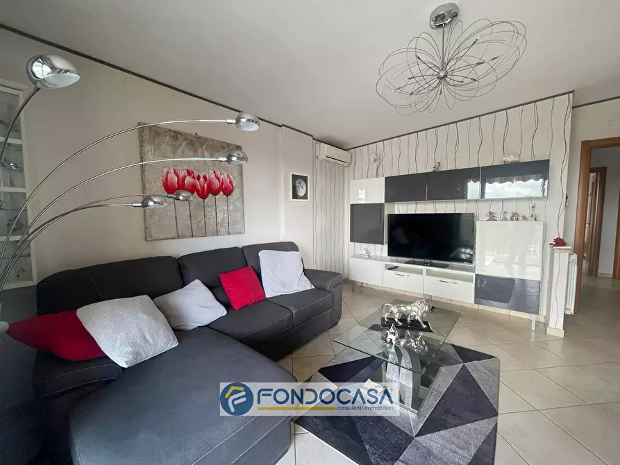 Immagine 1 di Appartamento in vendita  in Via bugnano a Cancello Ed Arnone