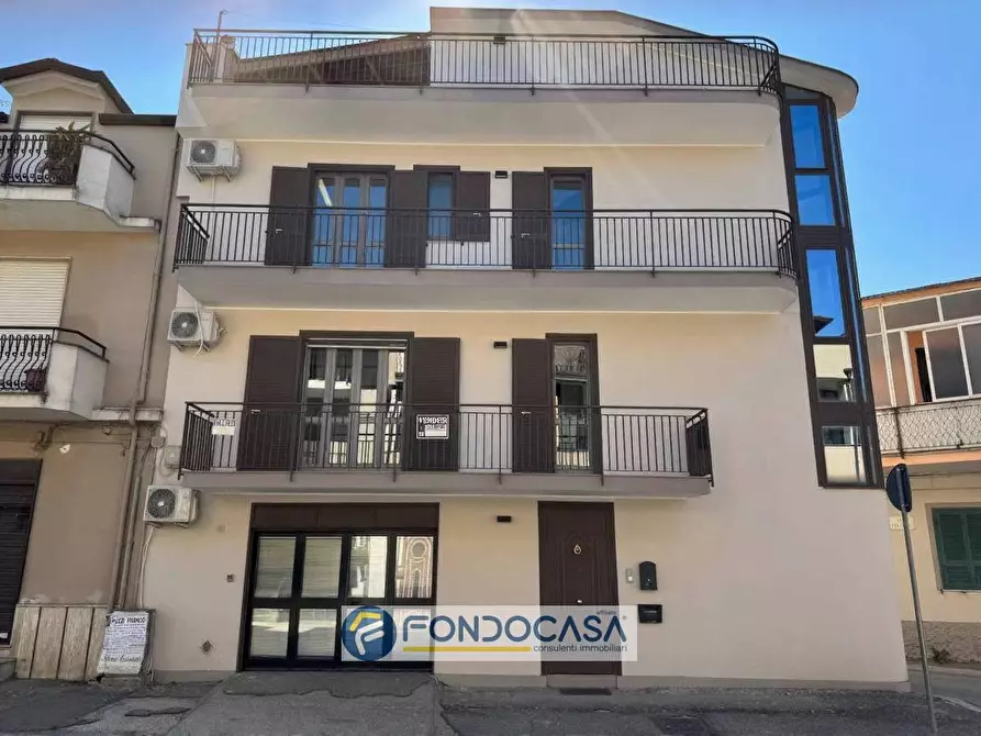 Immagine 1 di Villa in vendita  in via vittorio emanuele a Cancello Ed Arnone