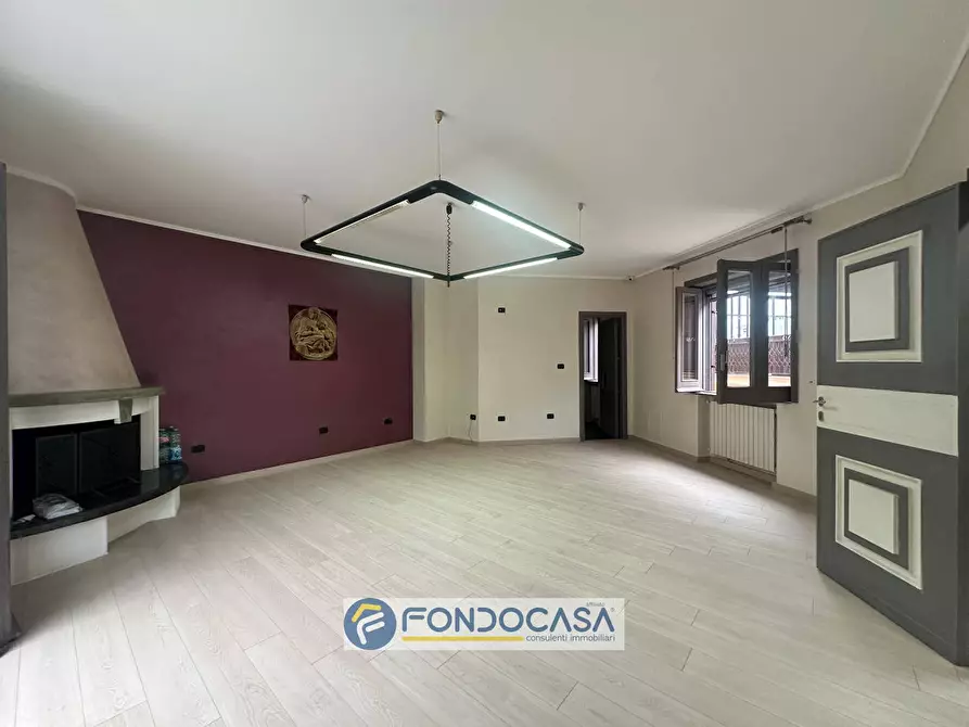 Immagine 12 di Villa in vendita  in via vittorio emanuele a Cancello Ed Arnone