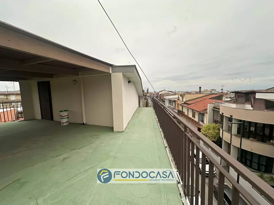 Immagine 43 di Villa in vendita  in via vittorio emanuele a Cancello Ed Arnone