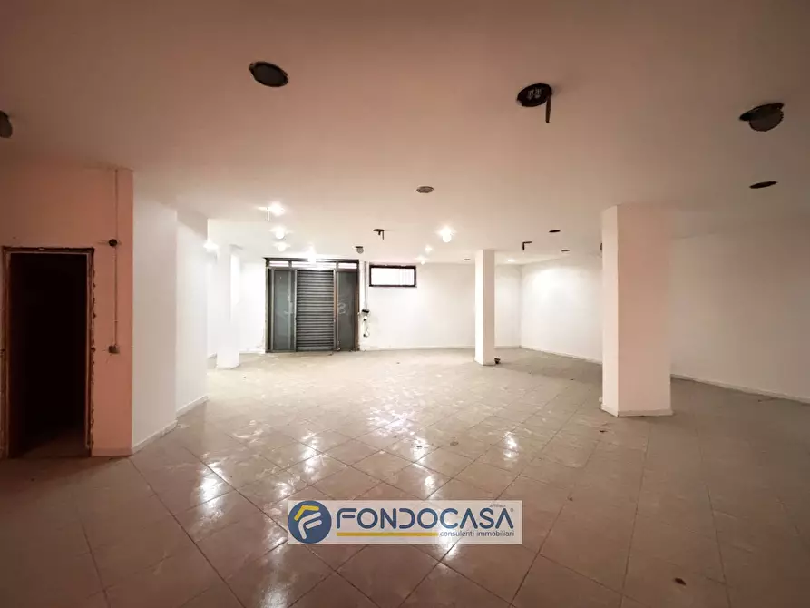 Immagine 3 di Magazzino in affitto  in via fiume a Aversa