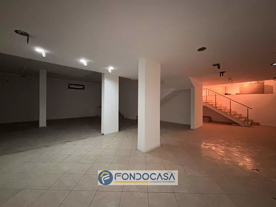 Immagine 4 di Magazzino in affitto  in via fiume a Aversa