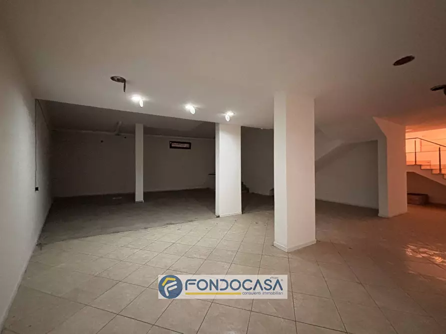 Immagine 5 di Magazzino in affitto  in via fiume a Aversa