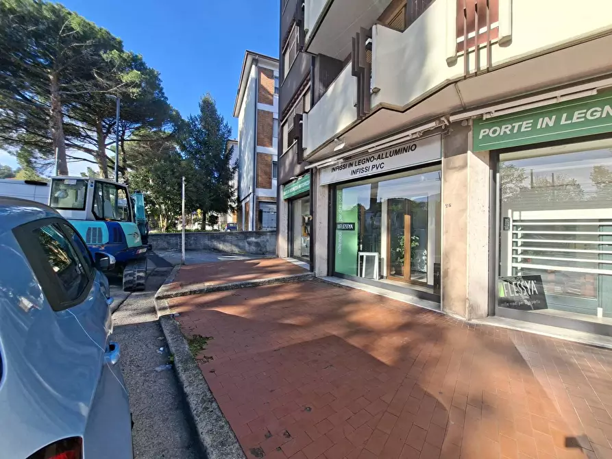 Immagine 2 di Locale commerciale in vendita  in via perrottelli 12 a Avellino