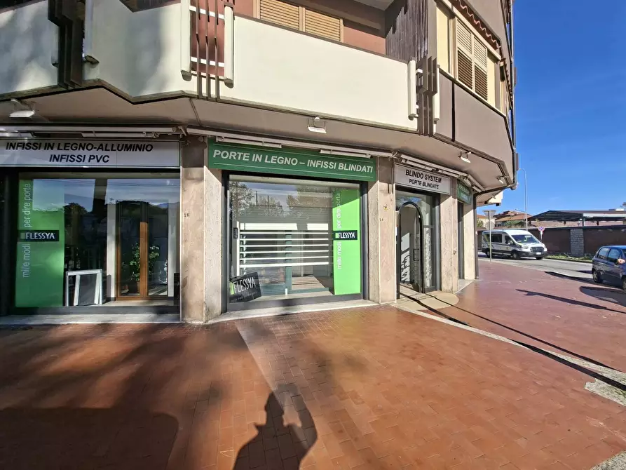 Immagine 3 di Locale commerciale in vendita  in via perrottelli 12 a Avellino