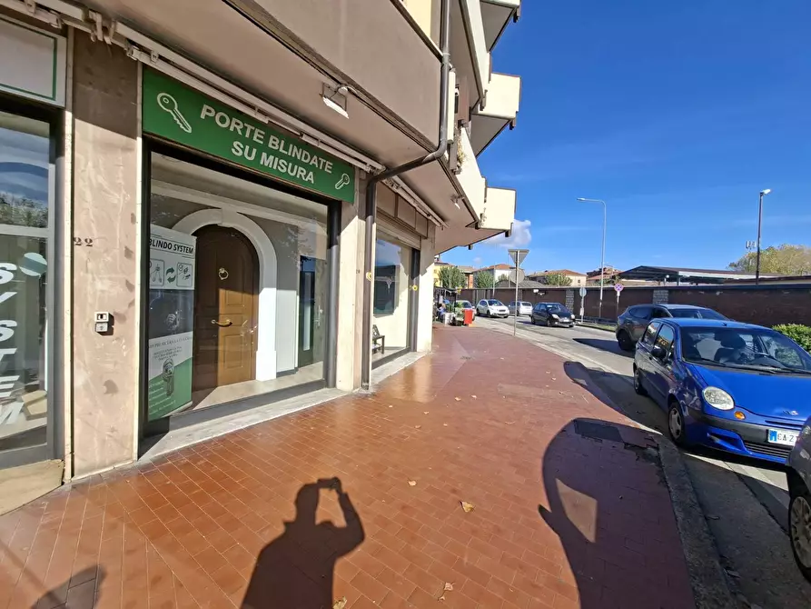 Immagine 4 di Locale commerciale in vendita  in via perrottelli 12 a Avellino