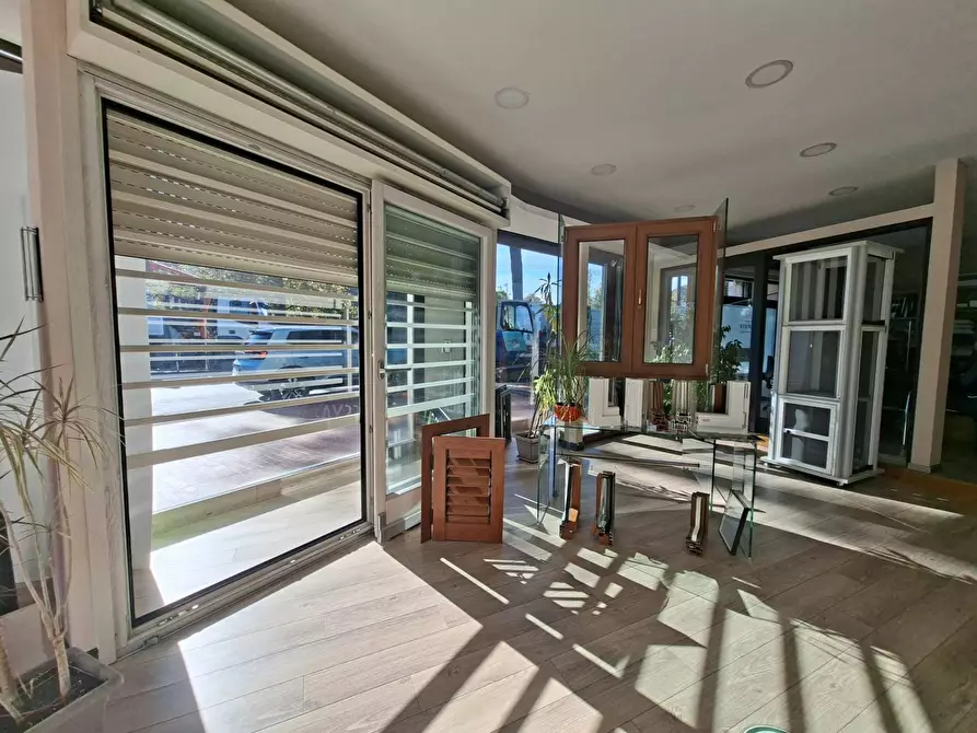 Immagine 6 di Locale commerciale in vendita  in via perrottelli 12 a Avellino