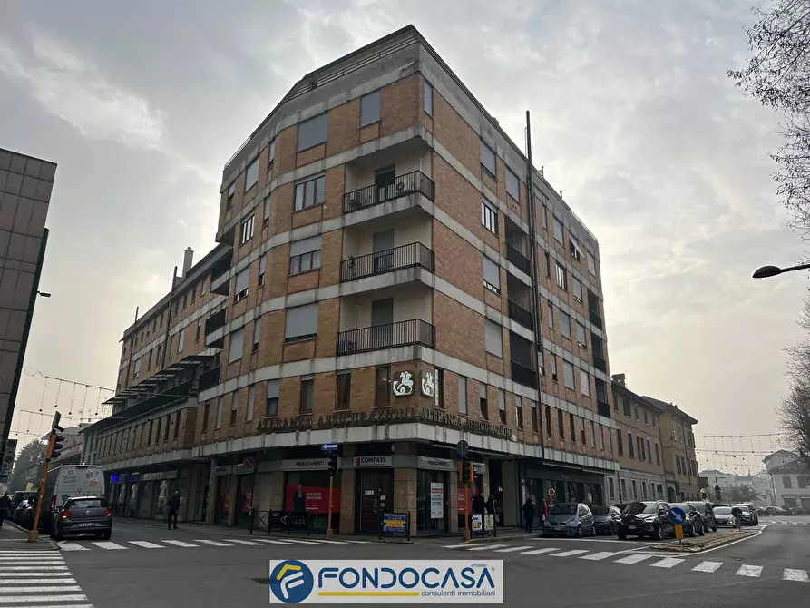 Immagine 1 di Appartamento in vendita  a Treviglio