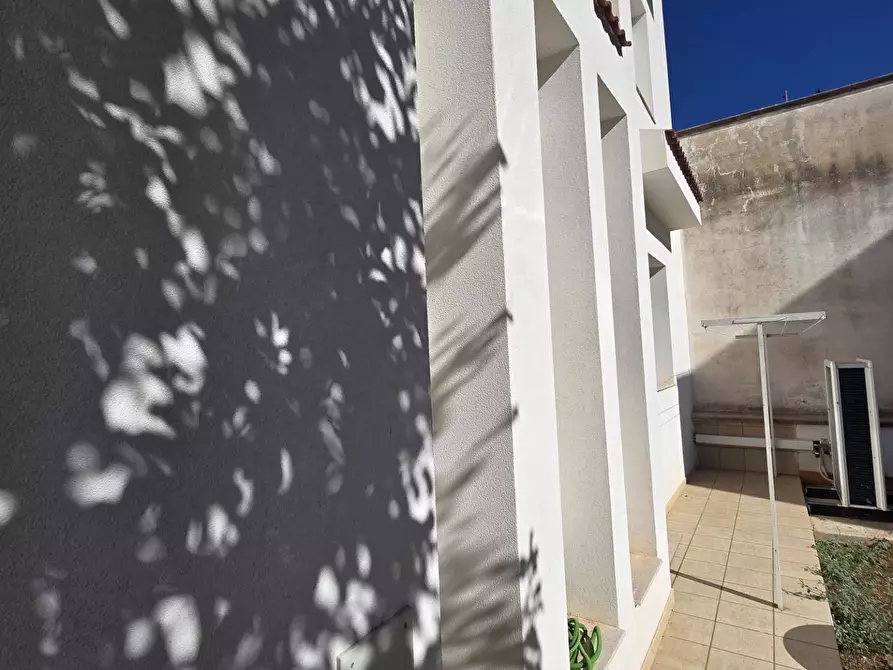 Immagine 14 di Villa in vendita  in via marche 24 a Avetrana