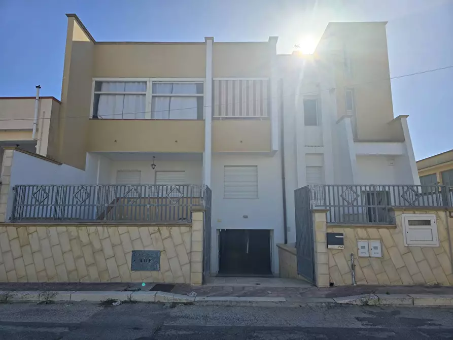 Immagine 50 di Villa in vendita  in via marche 24 a Avetrana