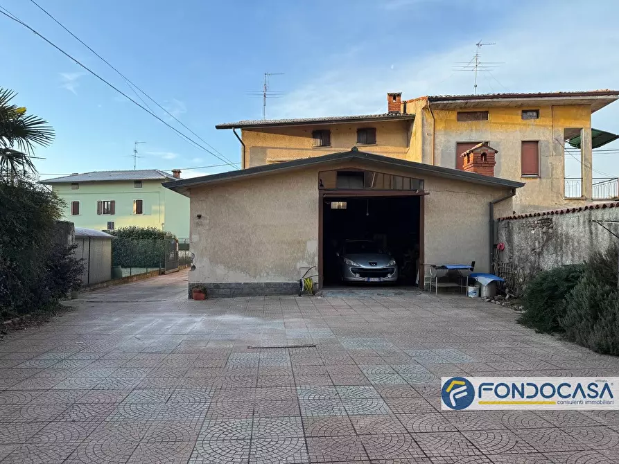 Immagine 25 di Villa in vendita  a Castelli Calepio