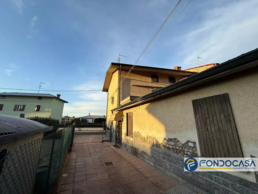 Immagine 3 di Villa in vendita  a Castelli Calepio