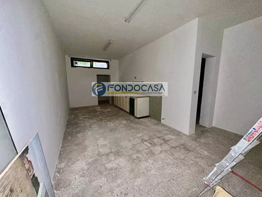 Immagine 12 di Magazzino in vendita  in Via dellAquilone 1A a Arnesano