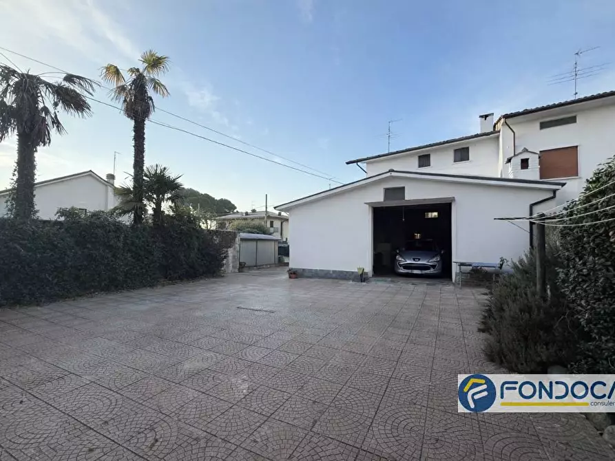 Immagine 29 di Villa in vendita  a Palazzolo Sull'oglio