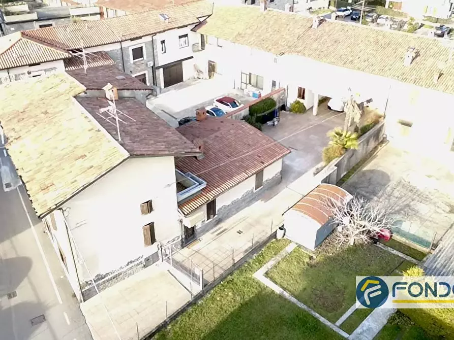 Immagine 1 di Villa in vendita  a Palazzolo Sull'oglio