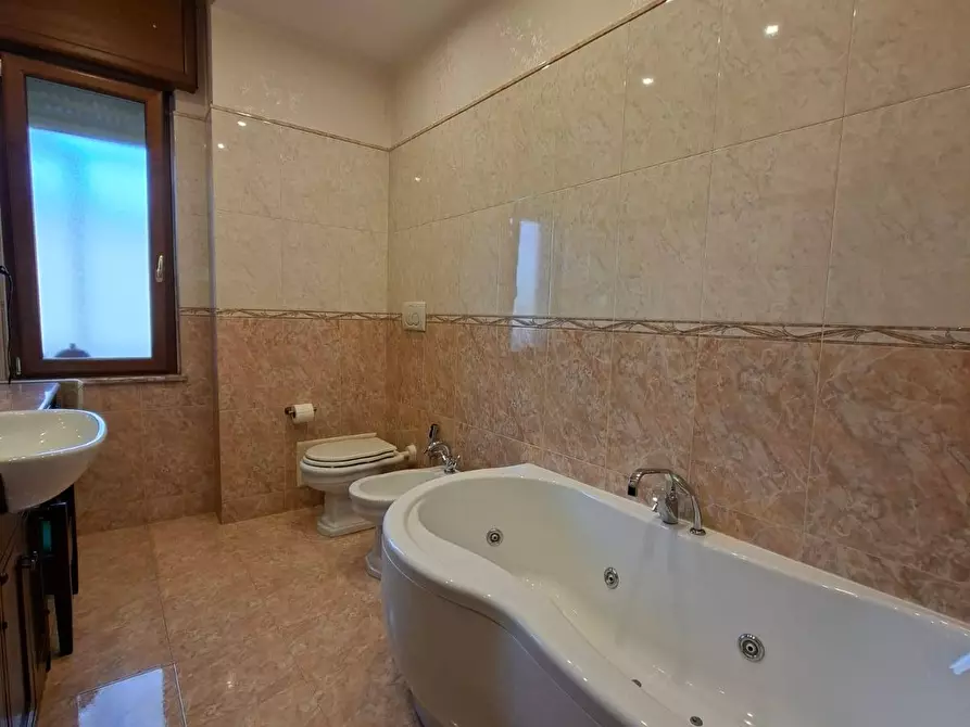 Immagine 8 di Appartamento in vendita  in via rocco scotellaro 11 a Avellino