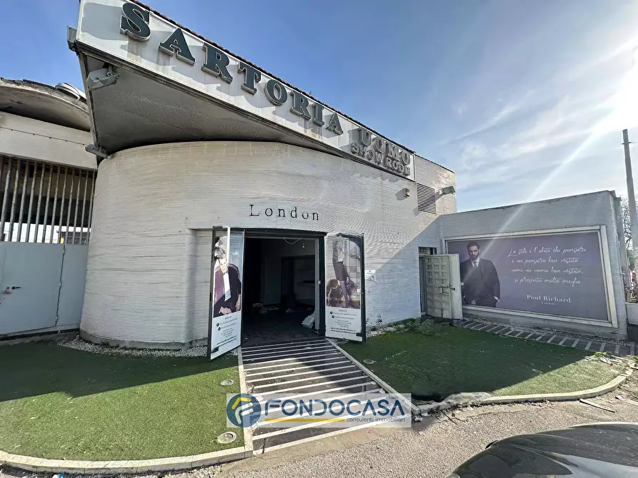 Immagine 1 di Locale commerciale in affitto  in via appia a Sant'antimo