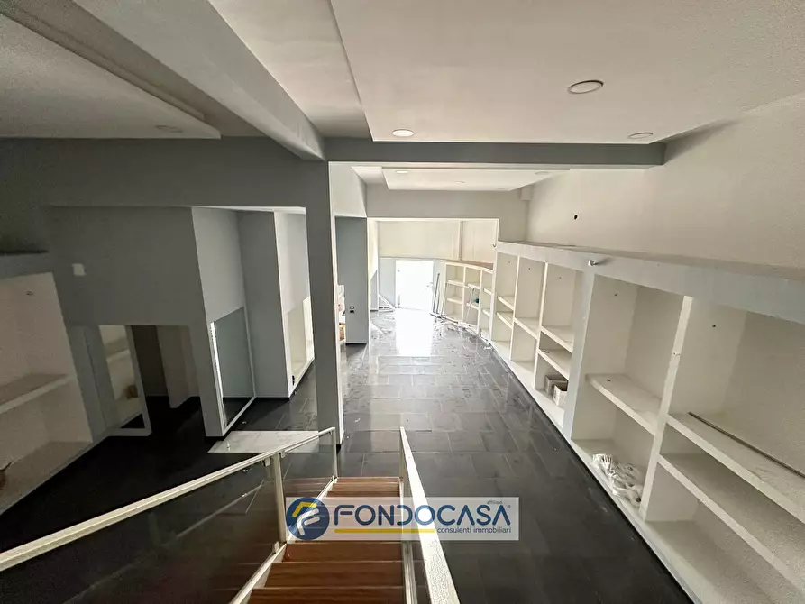 Immagine 5 di Locale commerciale in affitto  in via appia a Sant'antimo