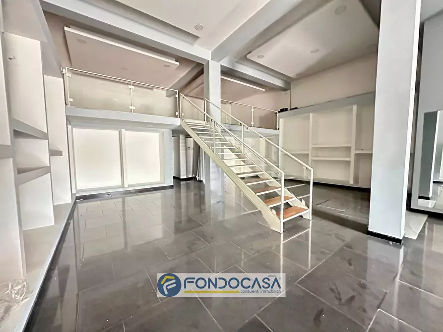 Immagine 9 di Locale commerciale in affitto  in via appia a Sant'antimo