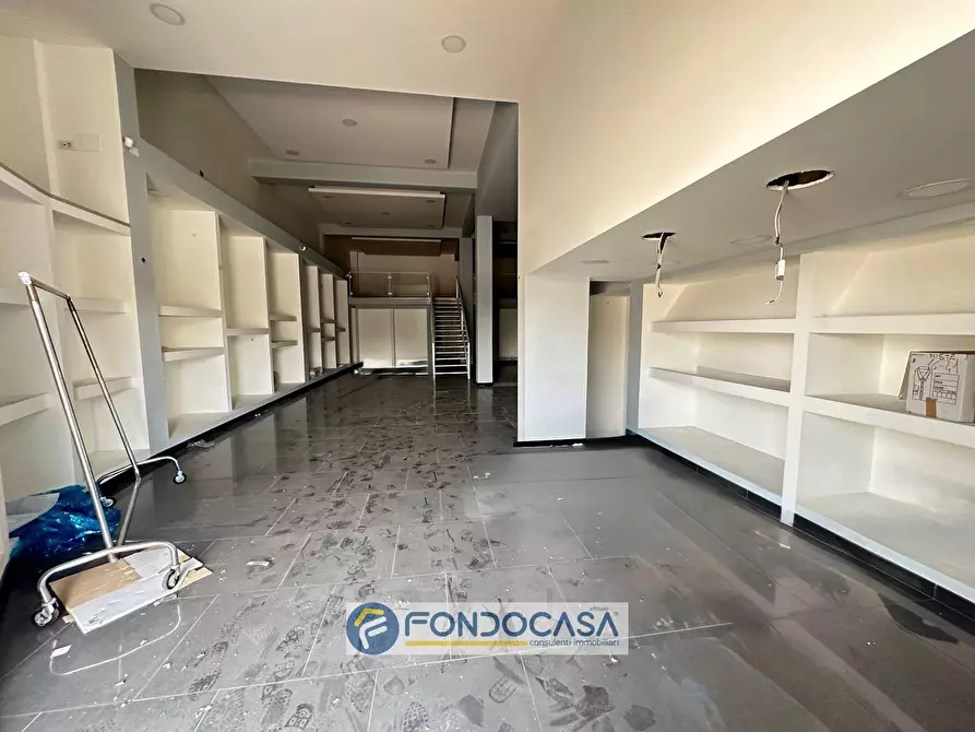 Immagine 12 di Locale commerciale in affitto  in via appia a Sant'antimo