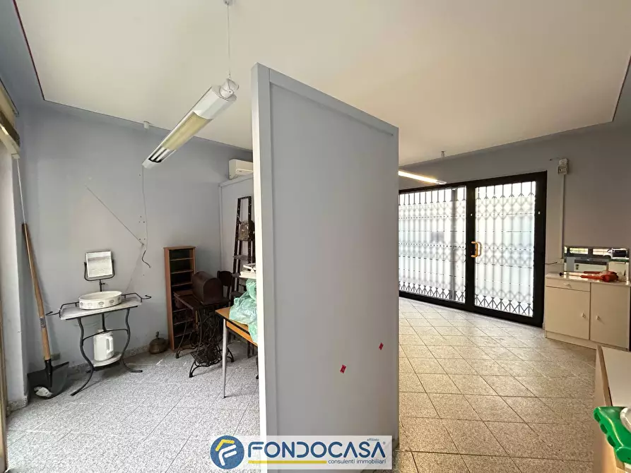 Immagine 10 di Ufficio in affitto  a Cazzago San Martino