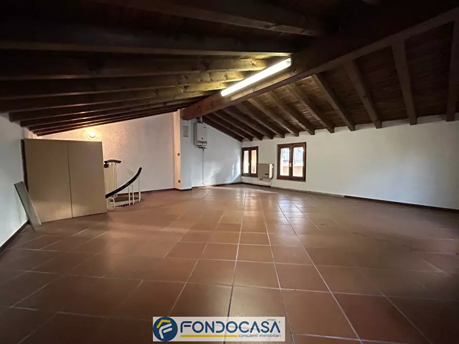 Immagine 11 di Ufficio in affitto  a Cazzago San Martino