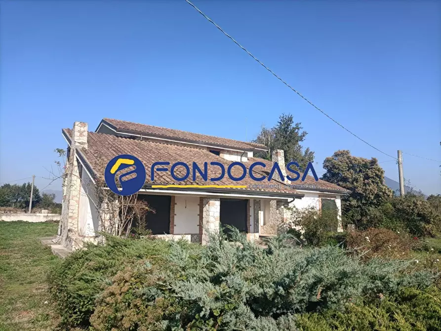 Immagine 1 di Villa in vendita  a Apollosa