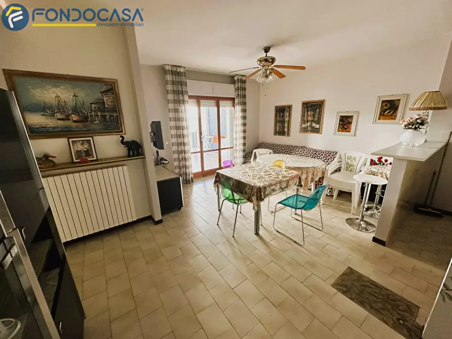 Immagine 1 di Appartamento in vendita  in Lungomare Italia 18 a Martinsicuro