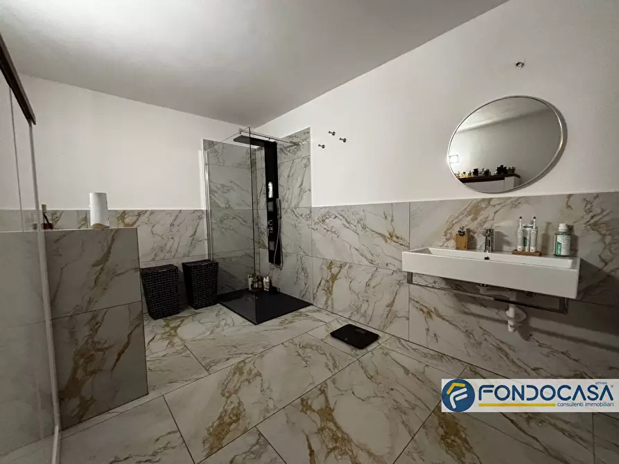 Immagine 21 di Villa in vendita  in Via Colleoni a Calcinate