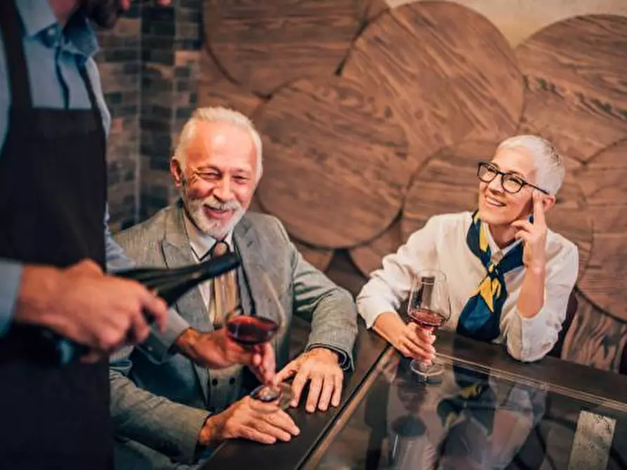 Immagine 5 di Attività commerciale in vendita  a Ravenna