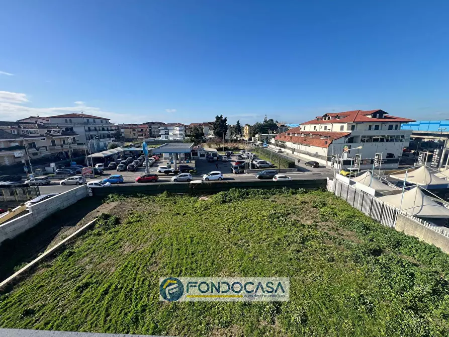 Immagine 4 di Locale commerciale in affitto  in Via Oasi sacro cuore a Giugliano In Campania