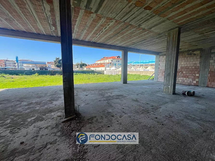 Immagine 5 di Locale commerciale in affitto  in Via Oasi sacro cuore a Giugliano In Campania