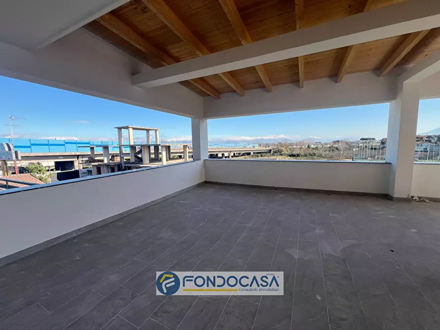 Immagine 11 di Locale commerciale in affitto  in Via Oasi sacro cuore a Giugliano In Campania