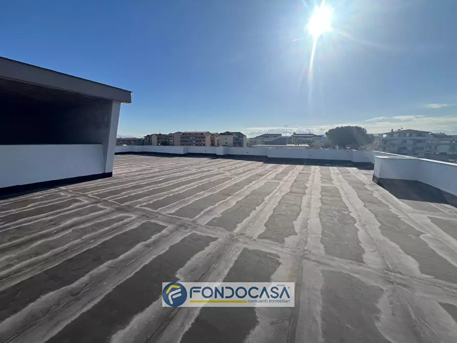 Immagine 13 di Locale commerciale in affitto  in Via Oasi sacro cuore a Giugliano In Campania