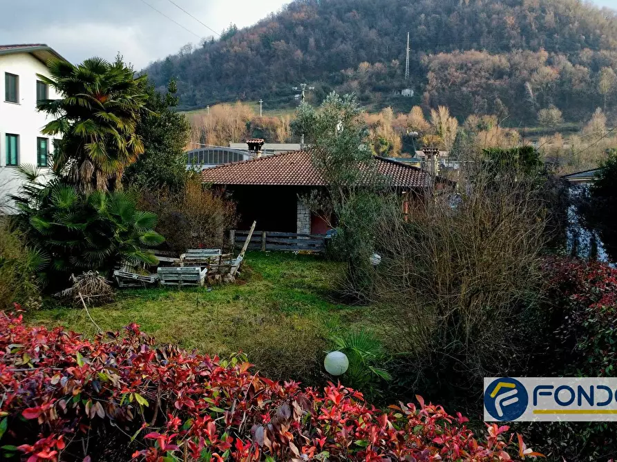 Immagine 1 di Villa in vendita  in Via Nazionale 14 a Adrara San Martino