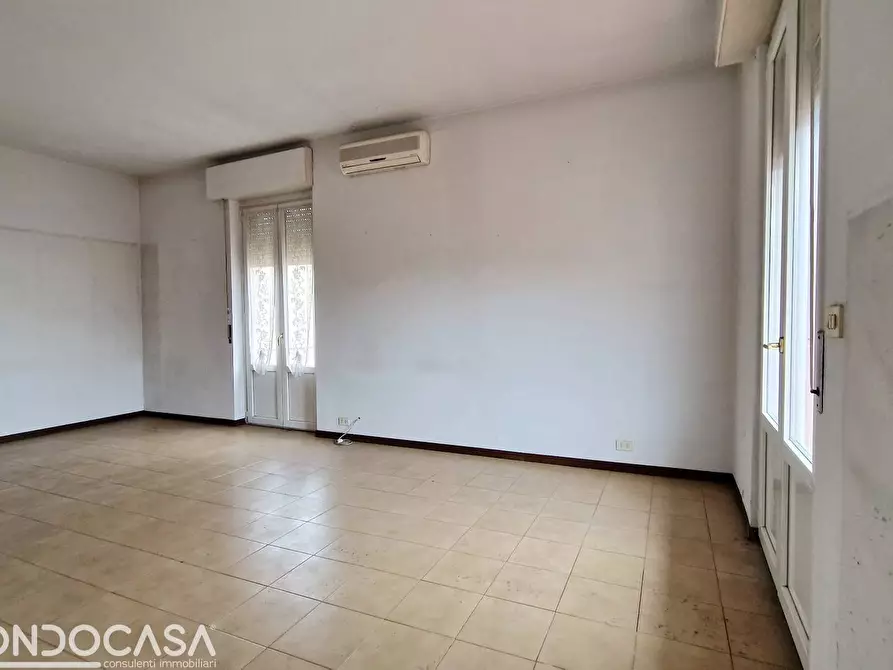 Immagine 8 di Appartamento in vendita  in via leoni 5 a Como