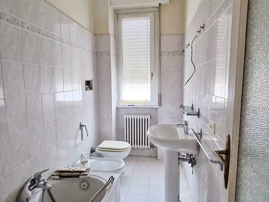 Immagine 13 di Appartamento in vendita  in via leoni 5 a Como