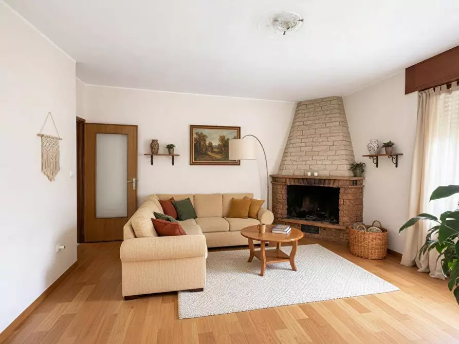 Immagine 8 di Palazzo in vendita  in Viale Valzella 2 a Ardesio